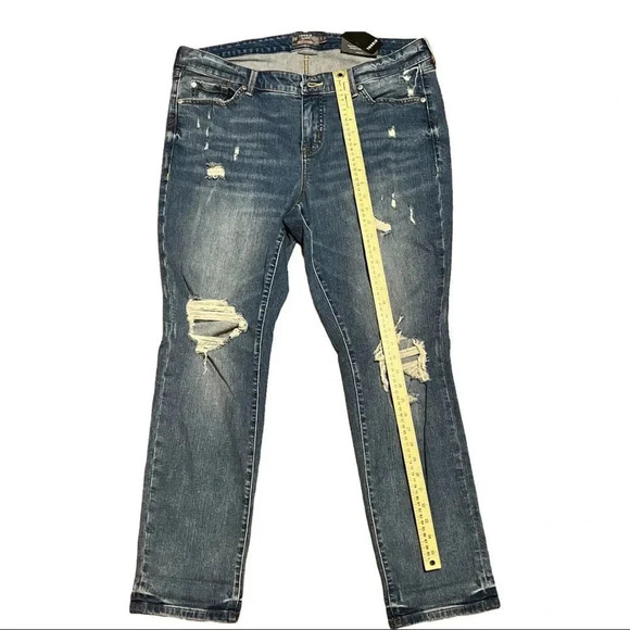 TORRID BOYFRIEND STRAIGHT JEAN VINTAGE STRETCH MEDIUM WASH Mid-rise Sz 16R - Picture 6 of 11